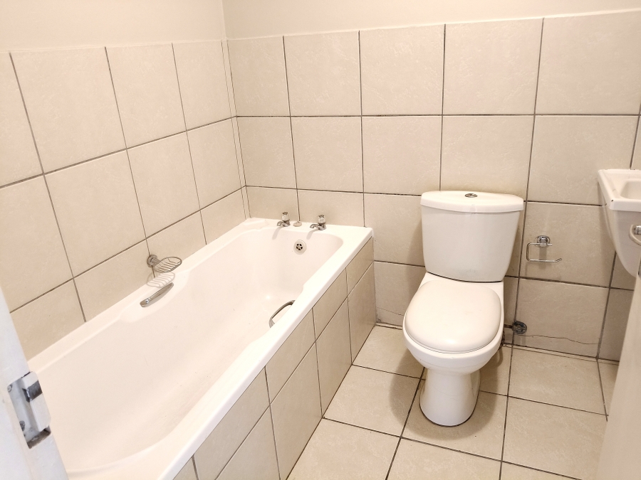 2 Bedroom Property for Sale in Fairview Golf Estate Western Cape